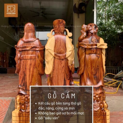 tượng Tam Đa được làm bằng chất liệu gỗ cẩm quý hiếm