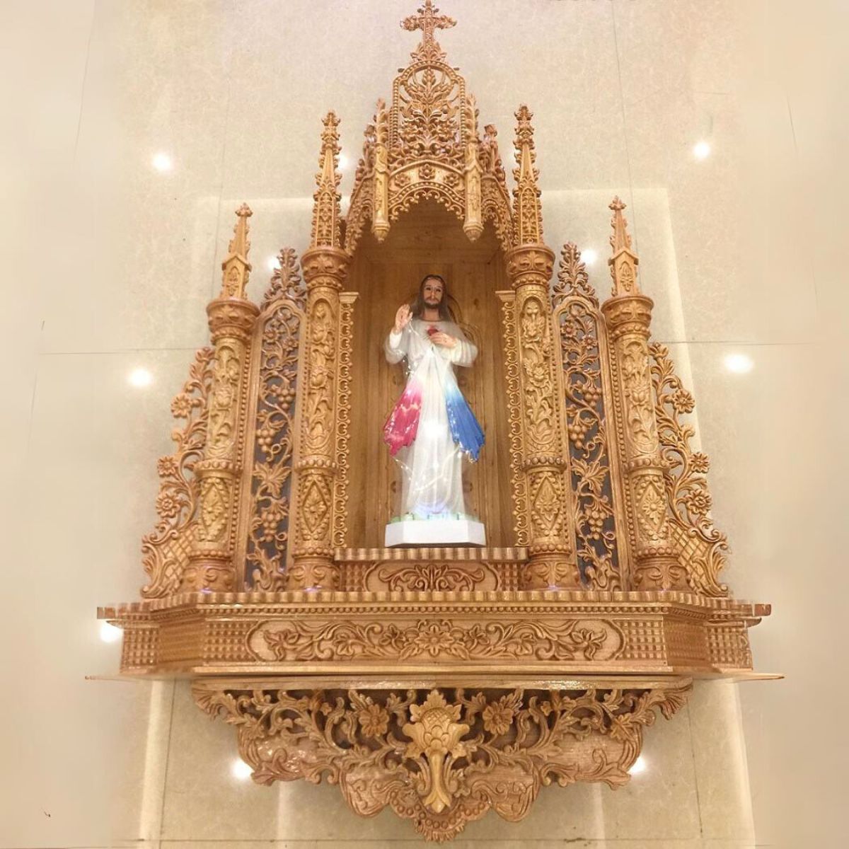 Tòa Thờ Công Giáo C10