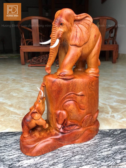 Tượng voi gỗ phong thủy điêu khắc tỉ mỉ