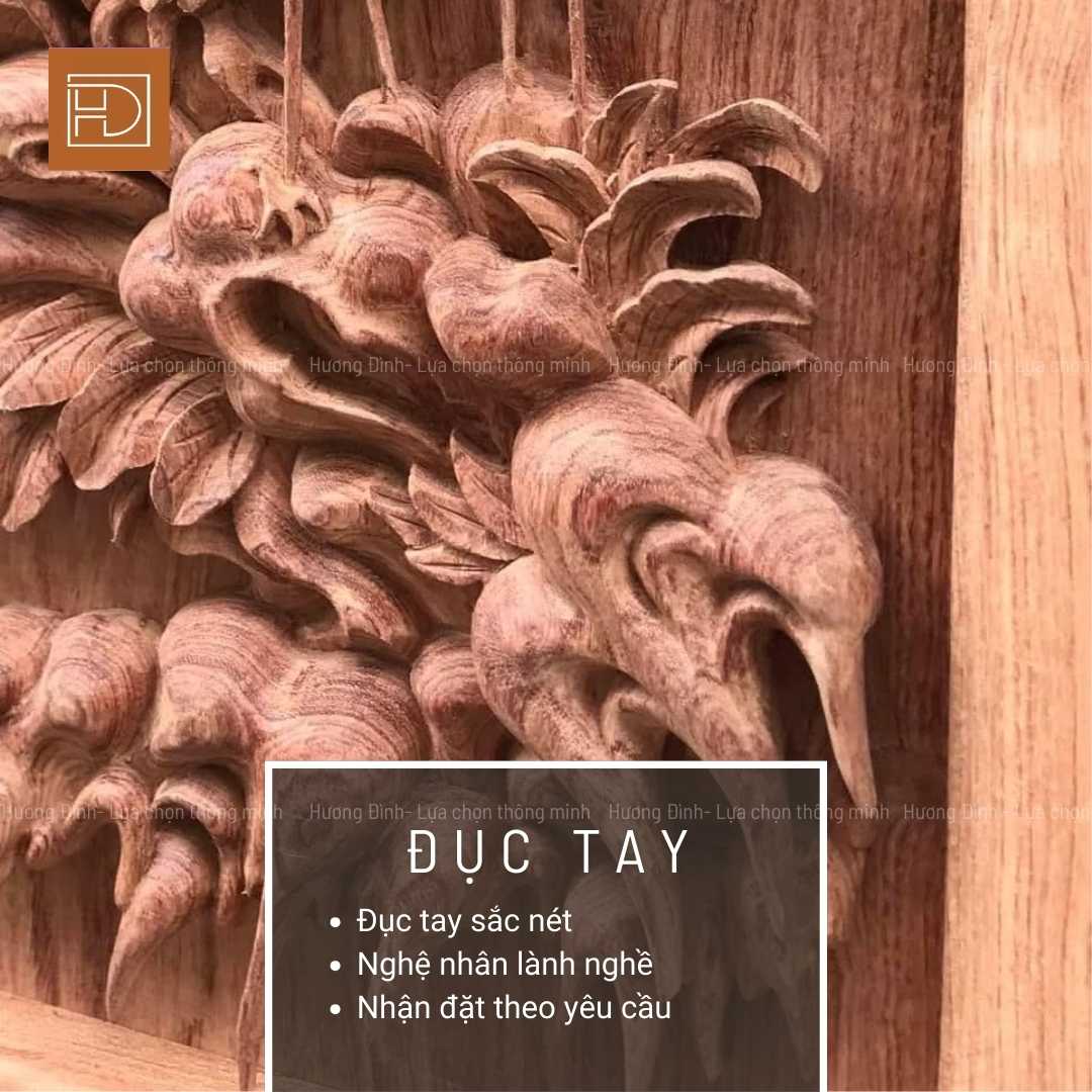 ảnh cận cảnh chi tiết được đục tay tỉ mỉ trên tranh Tứ quý