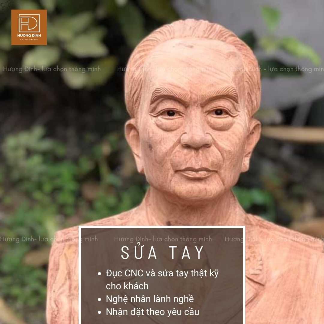 Đại Tướng Võ Nguyên Giáp Gỗ Hương 4 tượng Đại tướng Võ Nguyên Giáp được làm từ gỗ hương có màu nâu. Trên thân tượng có nhiều vật dài ngắn đậm nhạt khác nhau. Mắt bác mở to. Đằng sau bức tượng có cây màu xanh lá cây