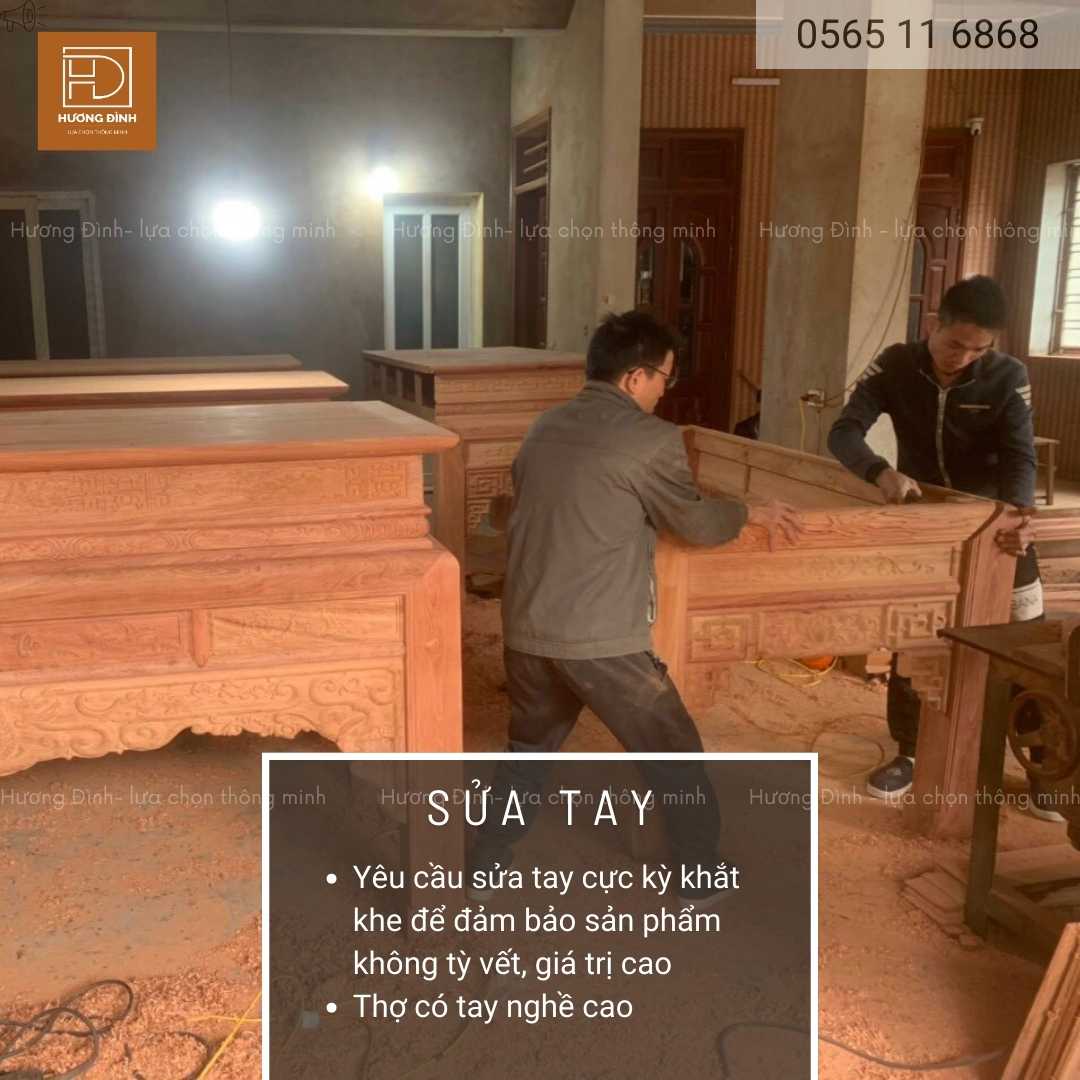 Án gian gỗ hương đá AG415 8 Thợ tại xưởng xử lý các mối ghép mộng